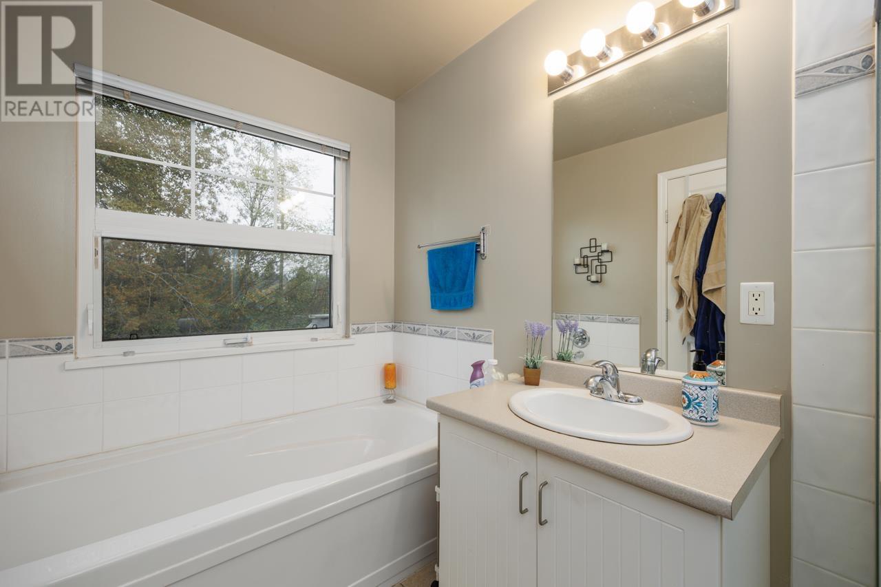 408 3000 Riverbend Drive, Coquitlam, British Columbia  V3C 6R1 - Photo 15 - R2828409