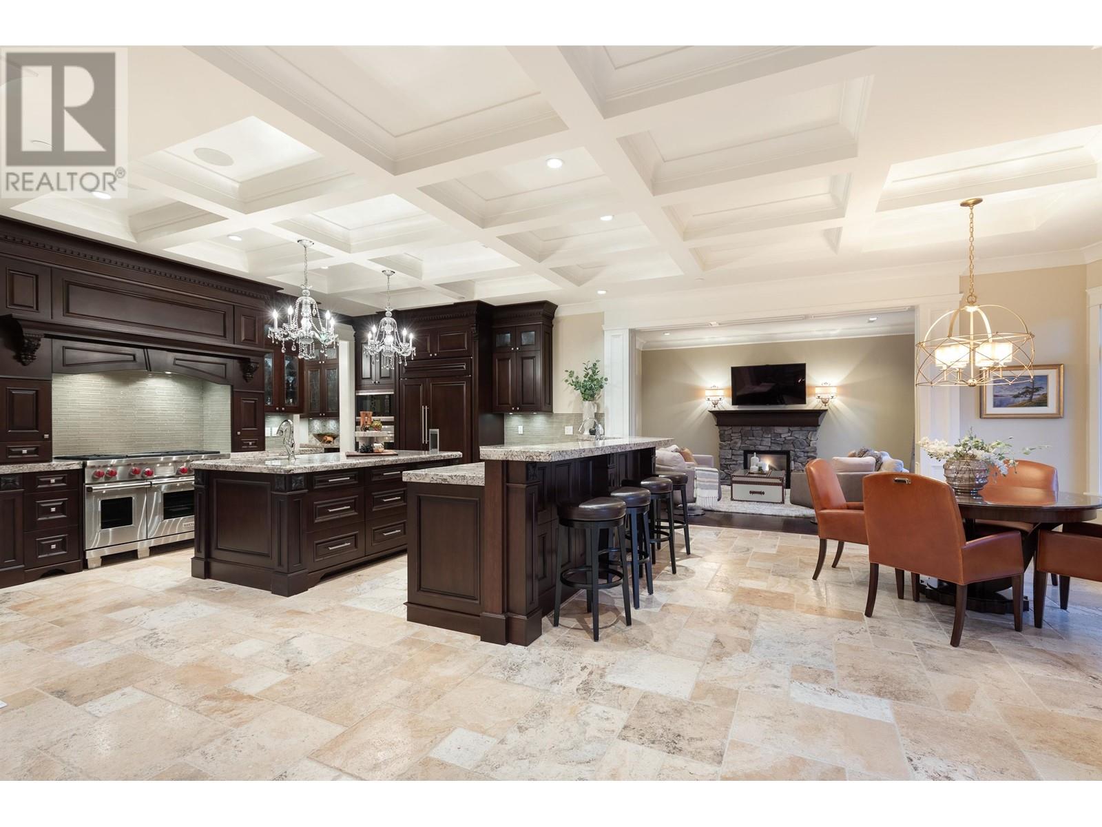 1402 Crystal Creek Drive, Anmore, British Columbia  V3H 0A3 - Photo 4 - R2824559