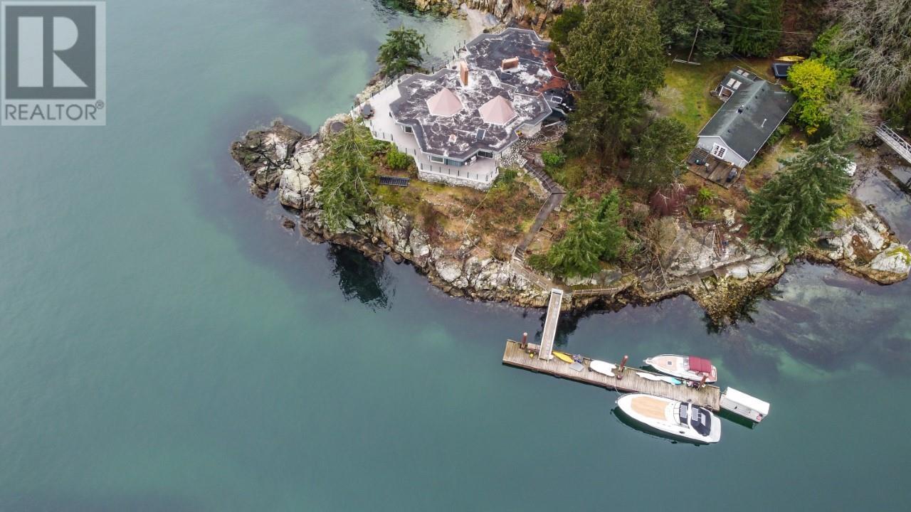 5806 Eagle Island, West Vancouver, British Columbia  V7W 1V5 - Photo 1 - R2828353