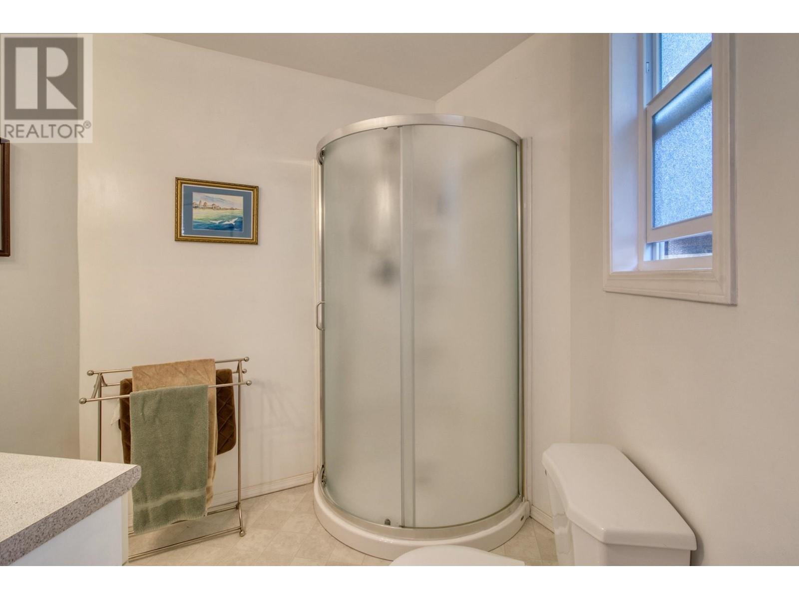 7631 Eureka Avenue, Halfmoon Bay, British Columbia  V7Z 1A1 - Photo 27 - R2828254