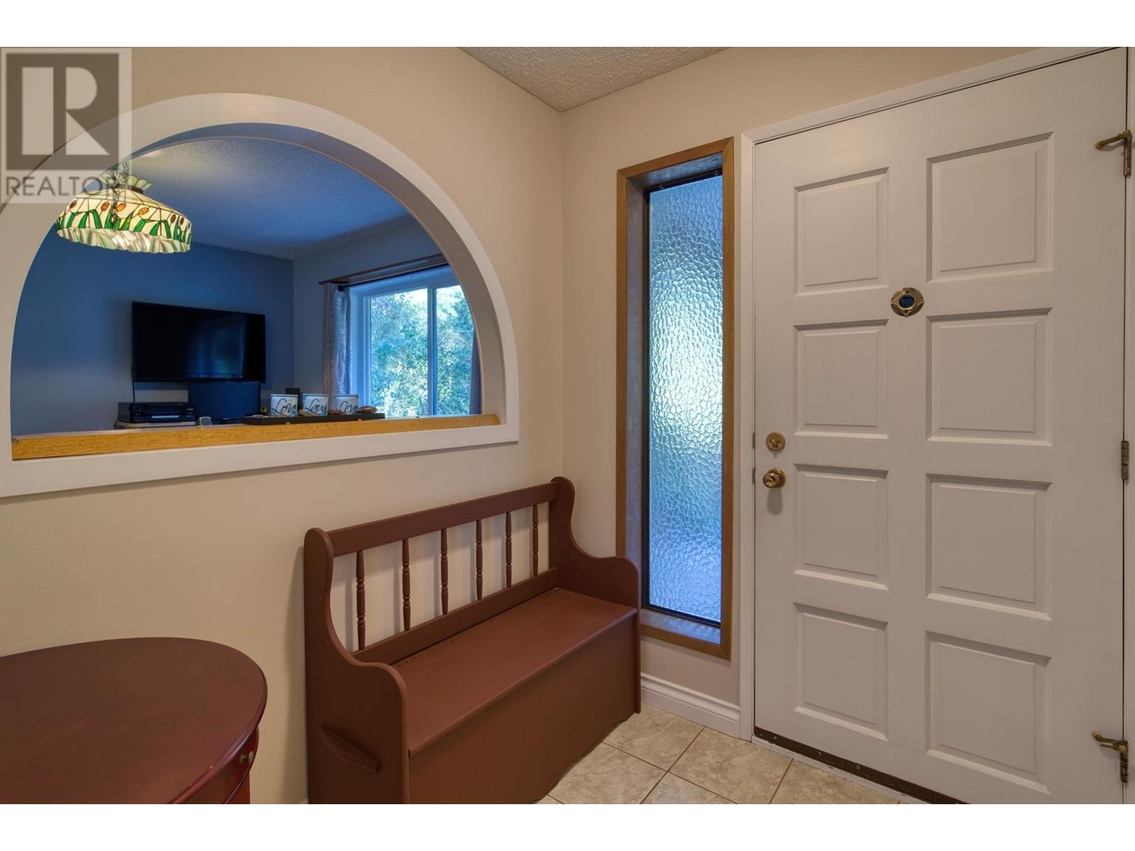 7631 Eureka Avenue, Halfmoon Bay, British Columbia  V7Z 1A1 - Photo 19 - R2828254