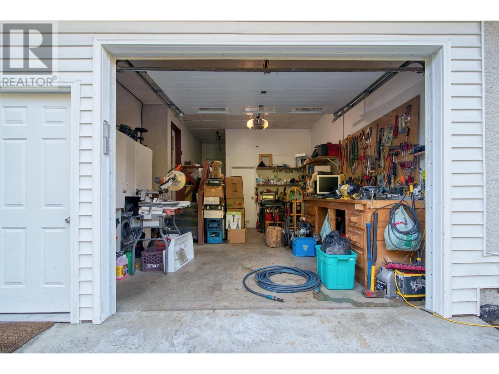 7631 Eureka Avenue, Halfmoon Bay, British Columbia  V7Z 1A1 - Photo 34 - R2828254