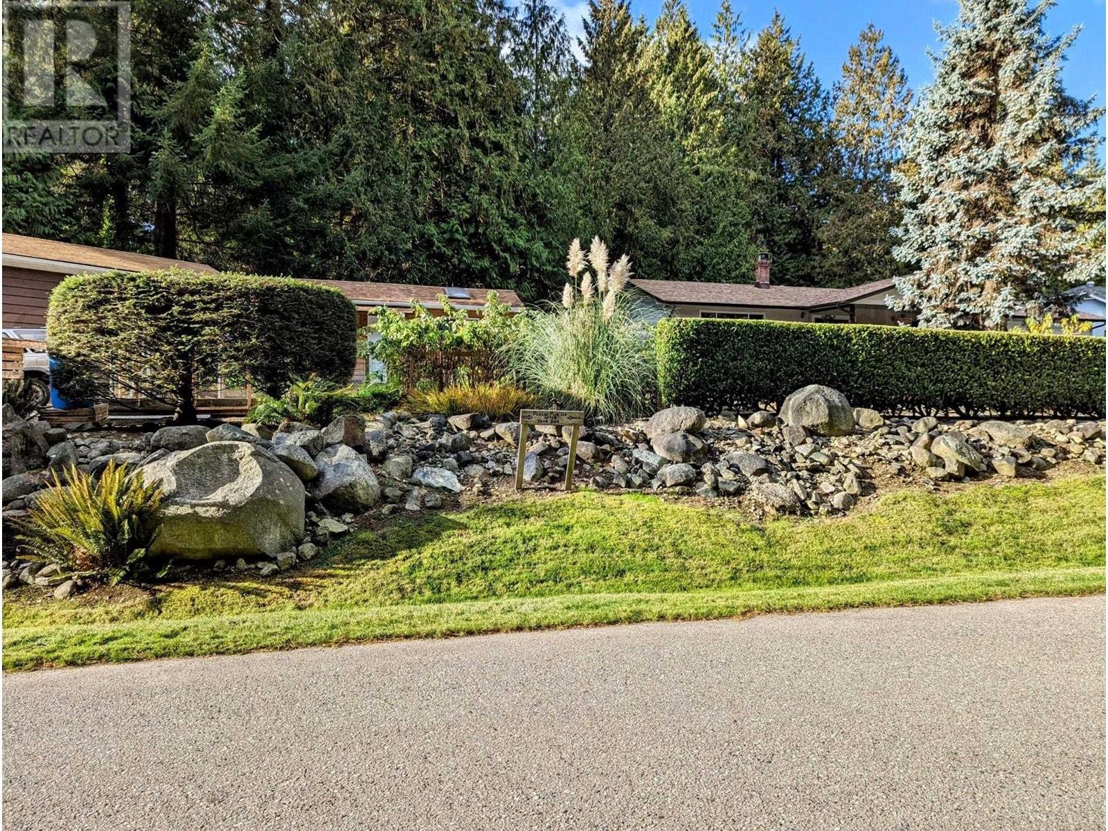 7631 Eureka Avenue, Halfmoon Bay, British Columbia  V7Z 1A1 - Photo 36 - R2828254
