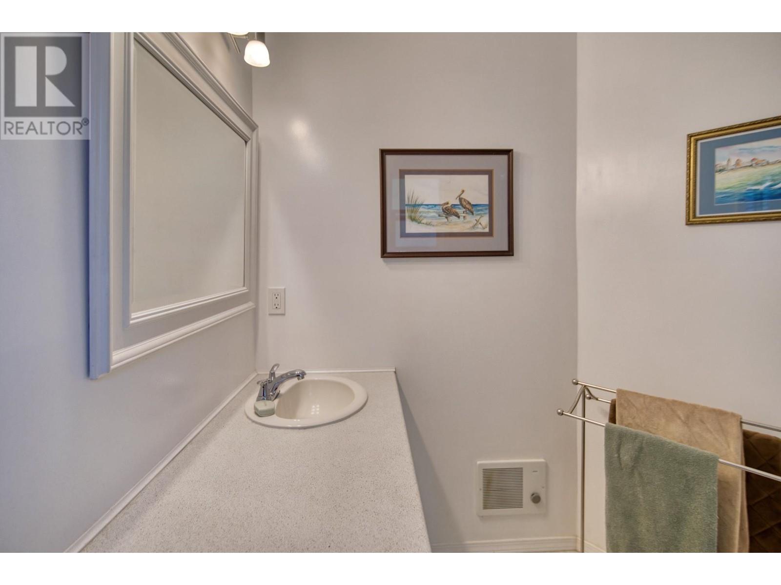 7631 Eureka Avenue, Halfmoon Bay, British Columbia  V7Z 1A1 - Photo 28 - R2828254
