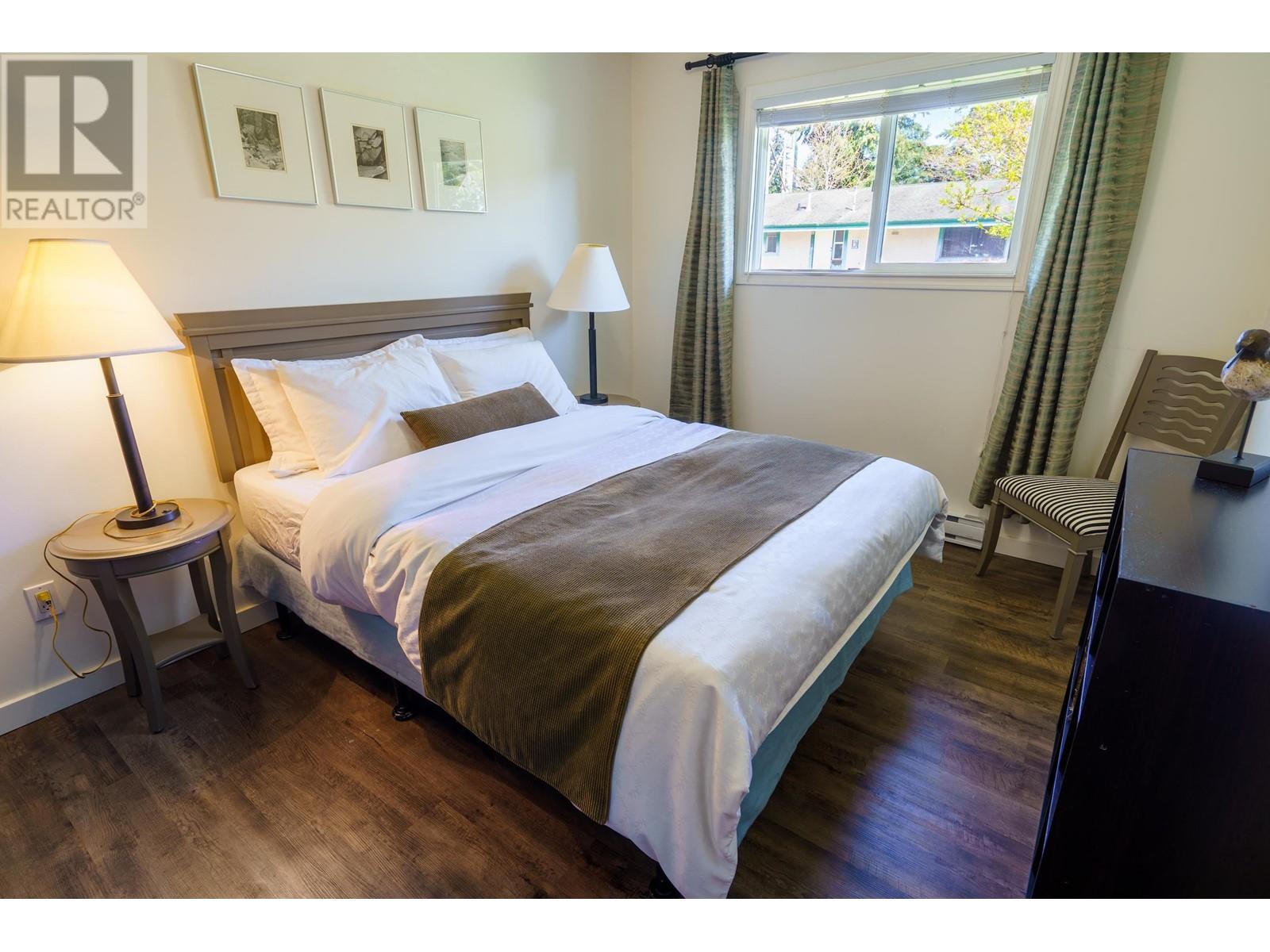 5745 Pebble Crescent, Sechelt, British Columbia  V0N 3A0 - Photo 11 - R2828416