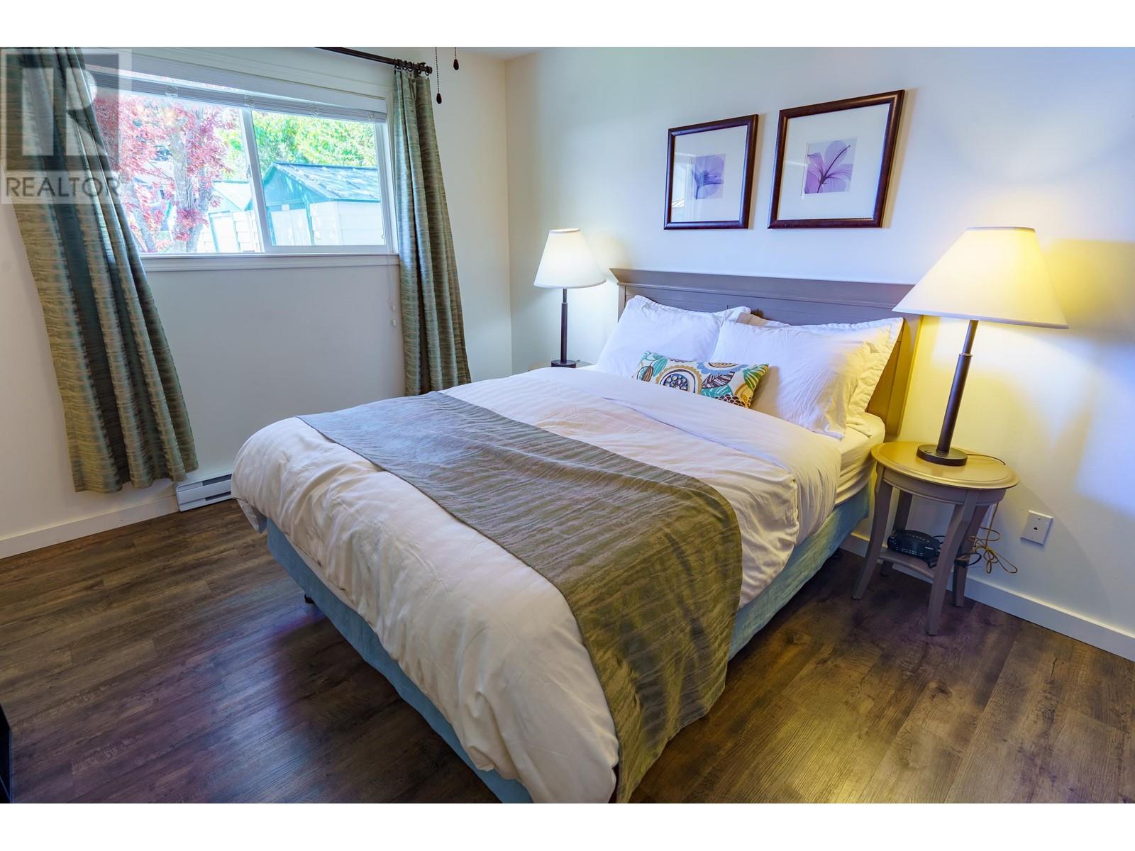 5745 Pebble Crescent, Sechelt, British Columbia  V0N 3A0 - Photo 12 - R2828416