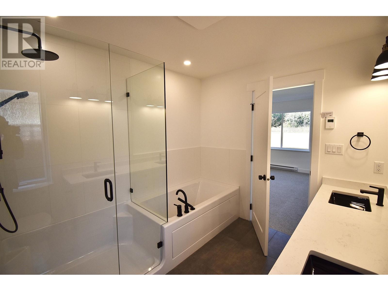 1072 Celia Crescent, Gibsons, British Columbia  V0N 1V7 - Photo 21 - R2794071