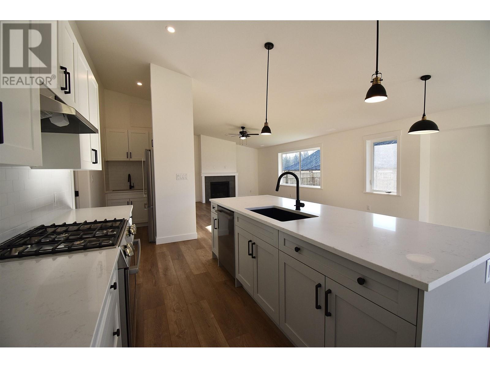 1072 Celia Crescent, Gibsons, British Columbia  V0N 1V7 - Photo 14 - R2794071
