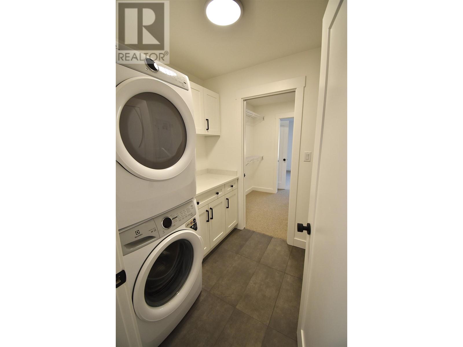 1072 Celia Crescent, Gibsons, British Columbia  V0N 1V7 - Photo 23 - R2794071