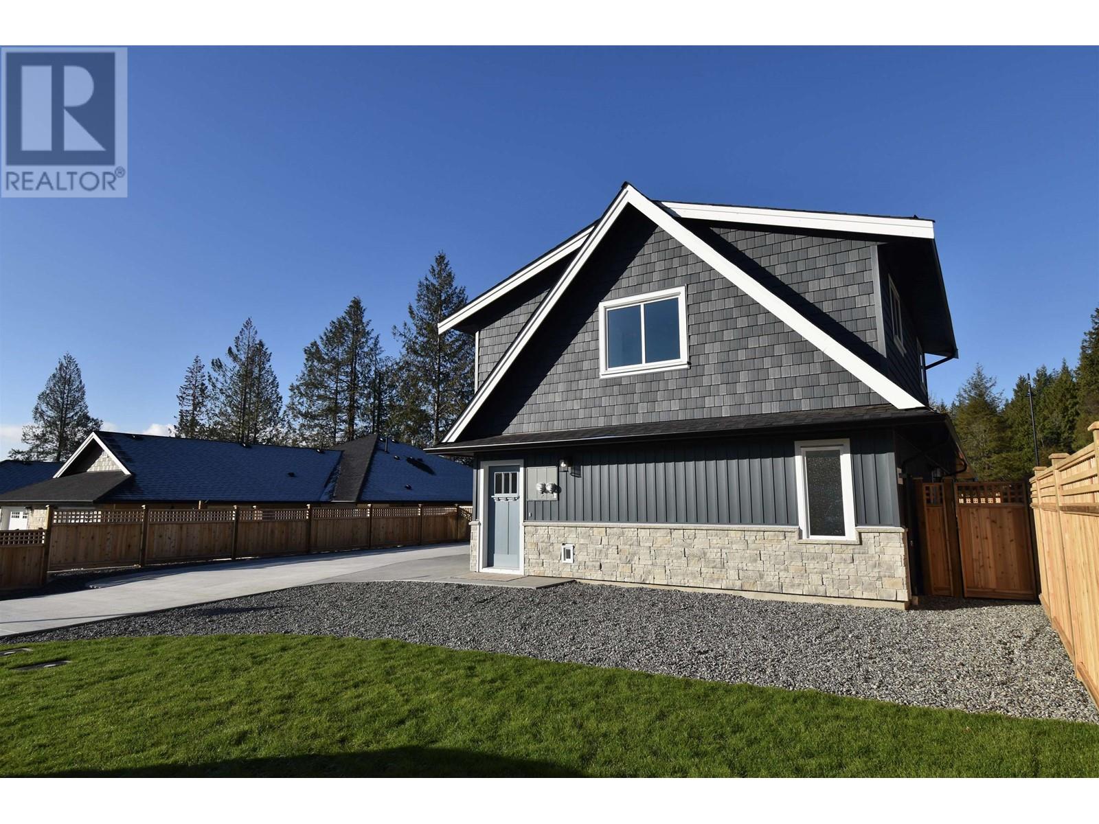 1072 Celia Crescent, Gibsons, British Columbia  V0N 1V7 - Photo 3 - R2794071