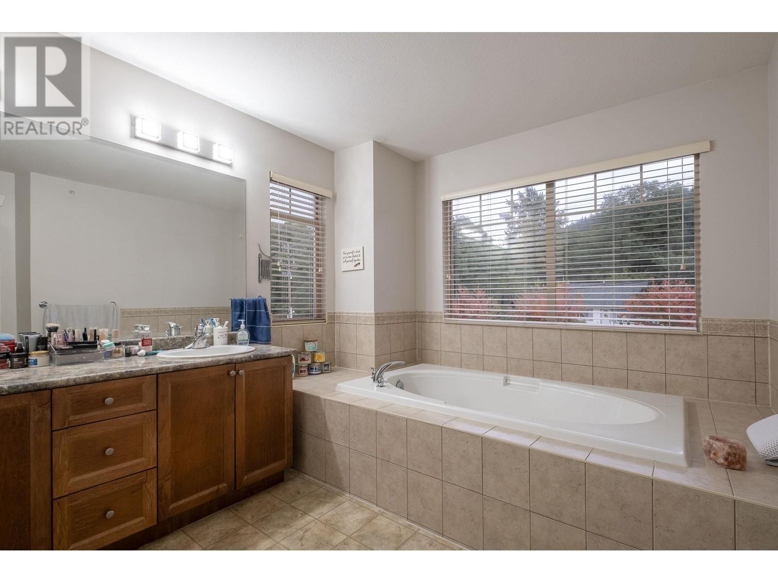 10727 248 Street, Maple Ridge, British Columbia  V2W 1G6 - Photo 20 - R2828093