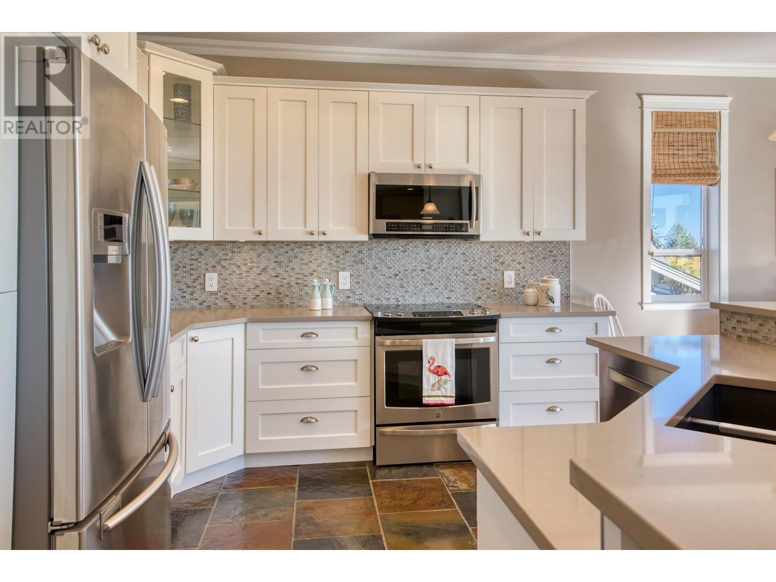 6369 Jasper Road, Sechelt, British Columbia  V7Z 0R7 - Photo 11 - R2824554