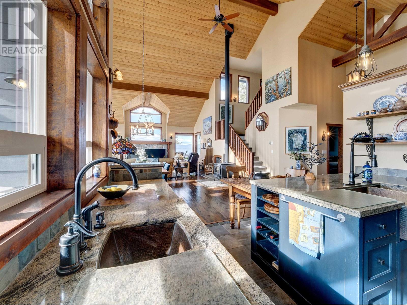 4200 Orca Road, Garden Bay, British Columbia  V0N 1S1 - Photo 19 - R2824701