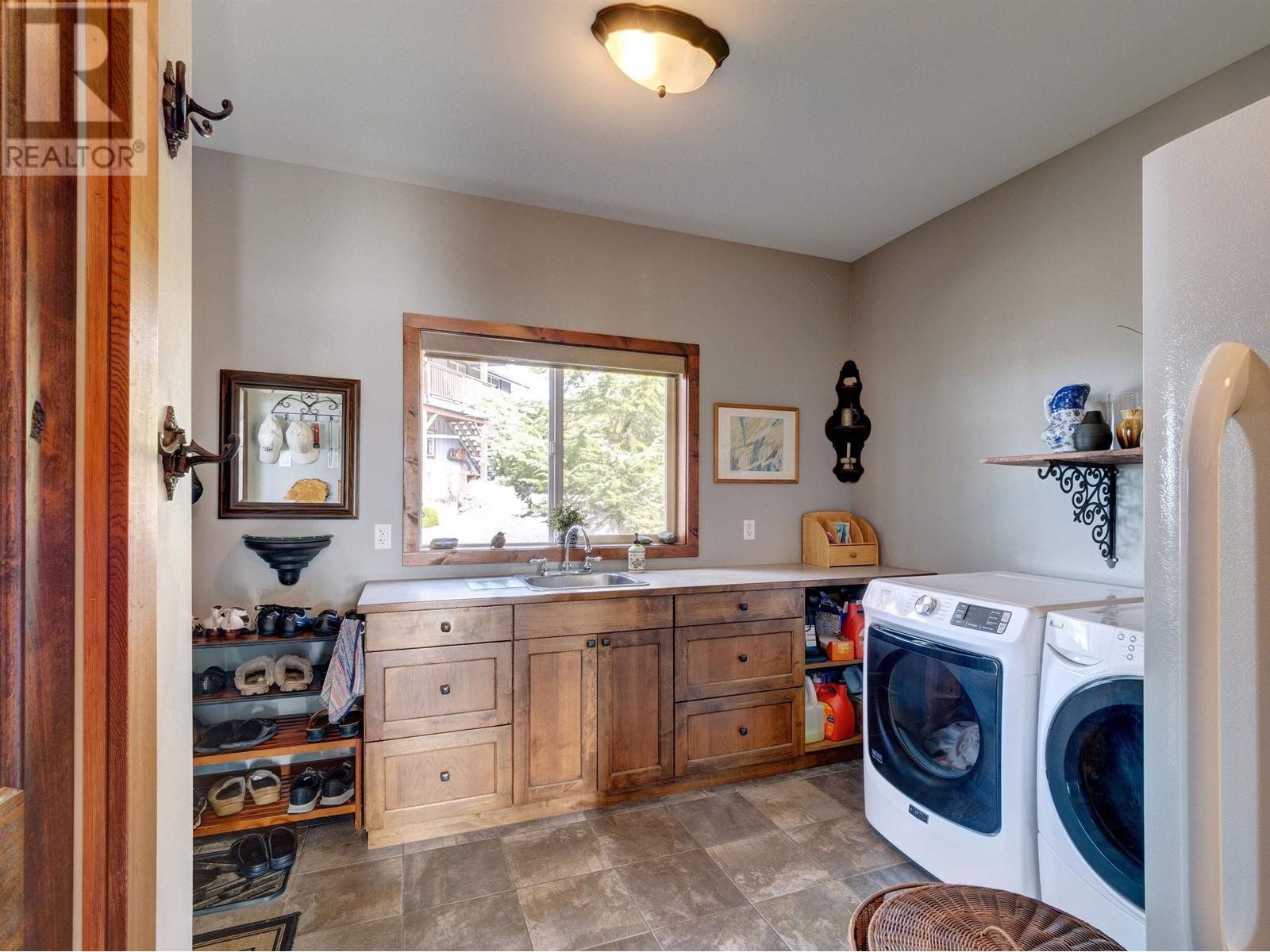 4200 Orca Road, Garden Bay, British Columbia  V0N 1S1 - Photo 27 - R2824701