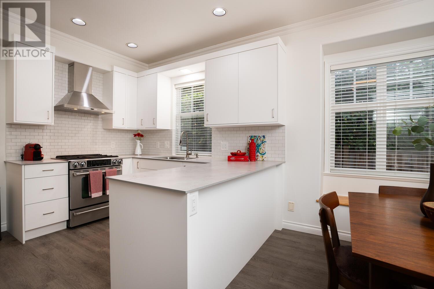 2808 W 13th Avenue, Vancouver, British Columbia  V6K 2T7 - Photo 13 - R2827568