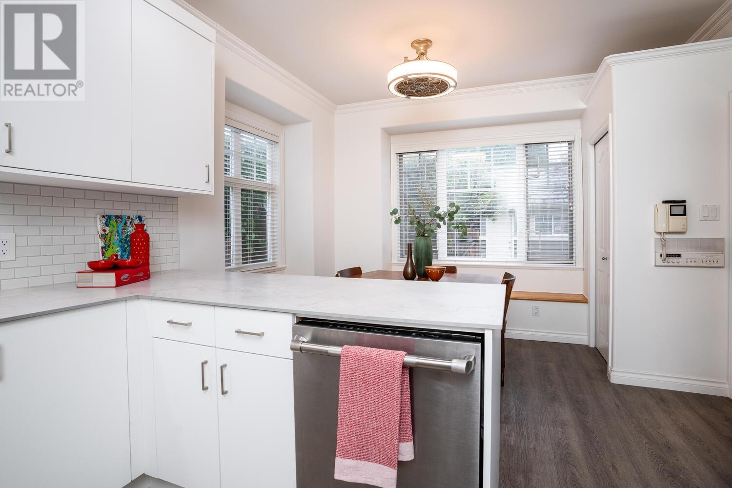 2808 W 13th Avenue, Vancouver, British Columbia  V6K 2T7 - Photo 11 - R2827568