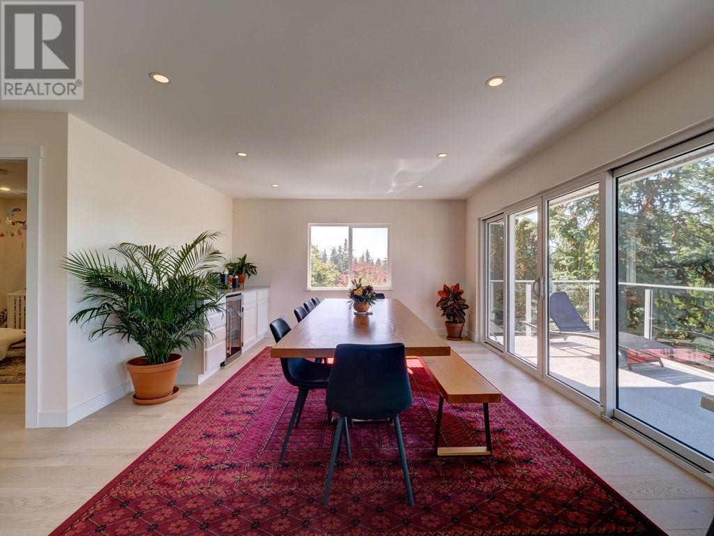5104 Pam Road, Sechelt, British Columbia  V7Z 0G6 - Photo 4 - R2825313