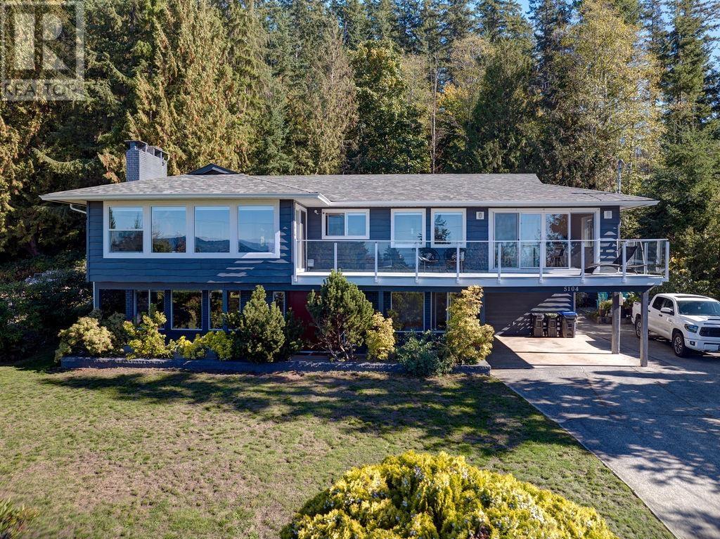 5104 Pam Road, Sechelt, British Columbia  V7Z 0G6 - Photo 2 - R2825313