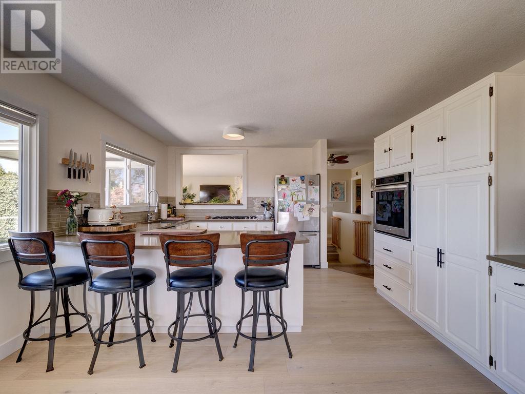 5104 Pam Road, Sechelt, British Columbia  V7Z 0G6 - Photo 7 - R2825313