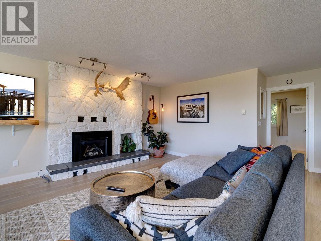 5104 Pam Road, Sechelt, British Columbia  V7Z 0G6 - Photo 10 - R2825313
