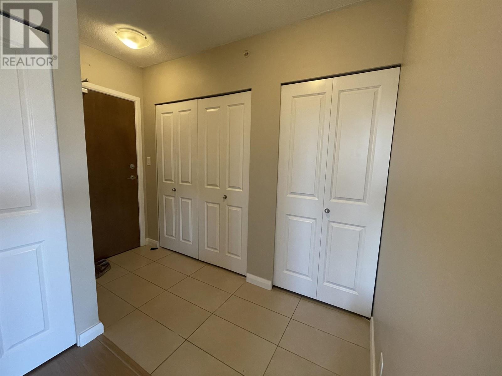1706 888 Carnarvon Street, New Westminster, British Columbia  V3M 0C6 - Photo 3 - R2828108