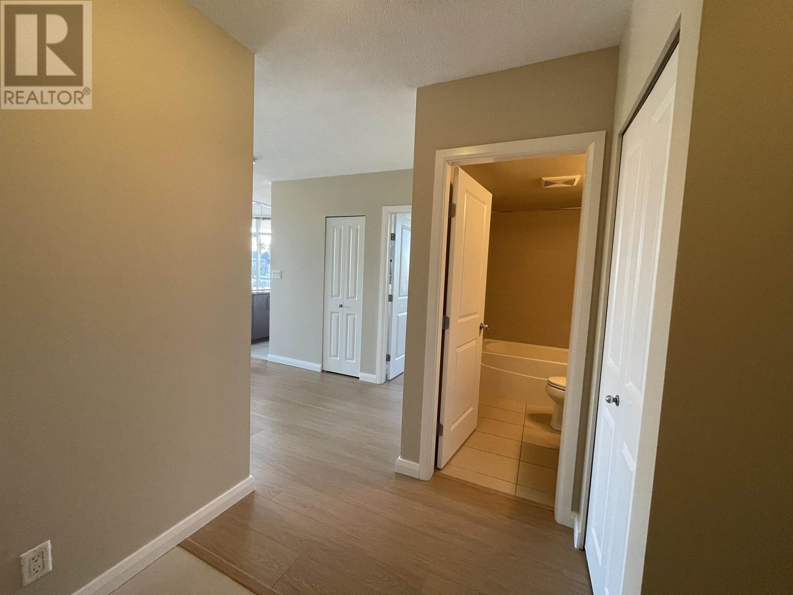 1706 888 Carnarvon Street, New Westminster, British Columbia  V3M 0C6 - Photo 4 - R2828108