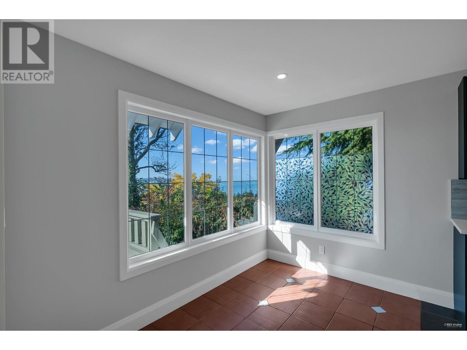 2602 Ottawa Avenue, West Vancouver, British Columbia  V7V 2T5 - Photo 31 - R2818948