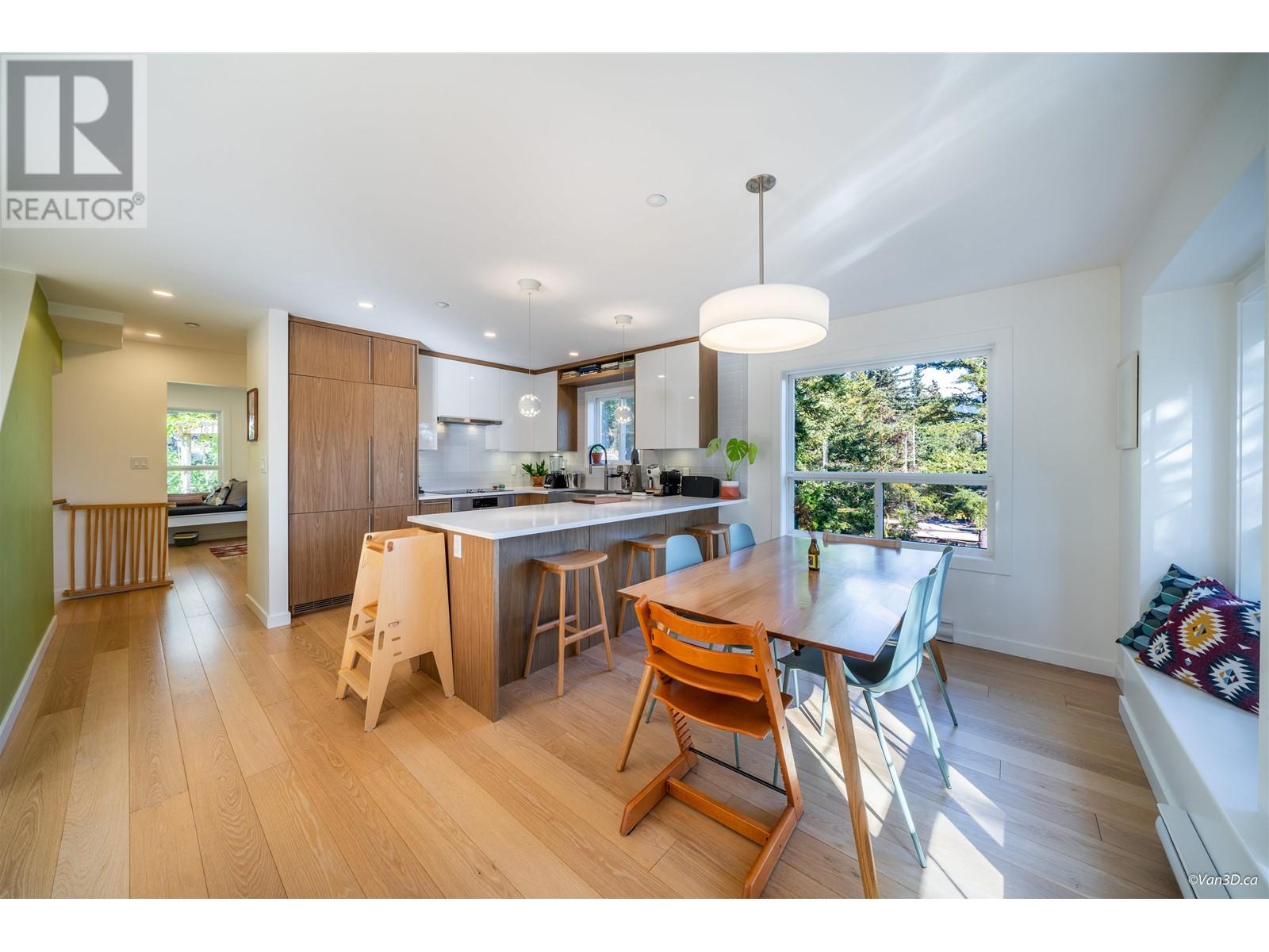 360 Creek Road, Bowen Island, British Columbia  V0N 1G1 - Photo 5 - R2828002