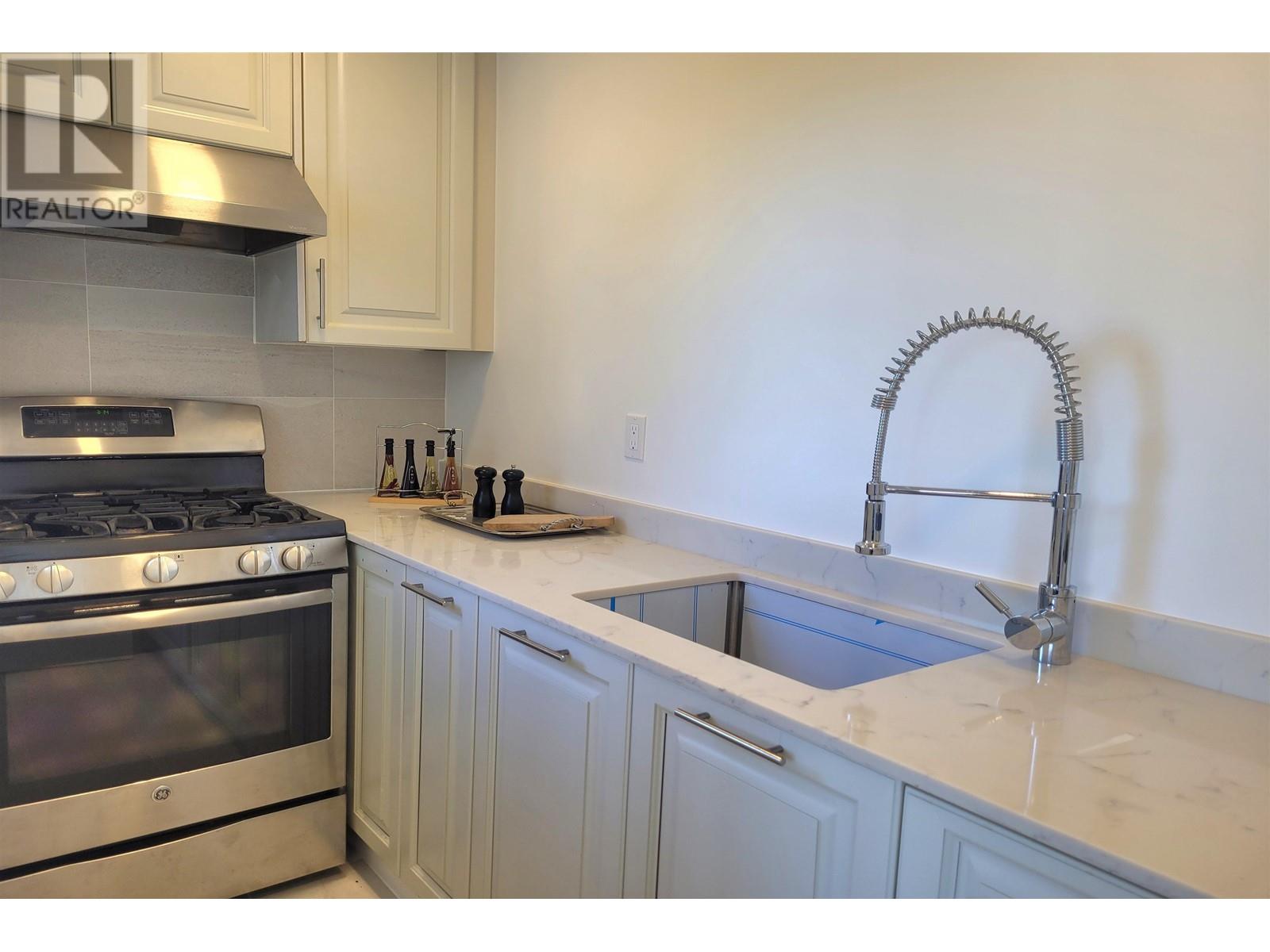 2903 W 28th Avenue, Vancouver, British Columbia  V6L 1X3 - Photo 10 - R2827829