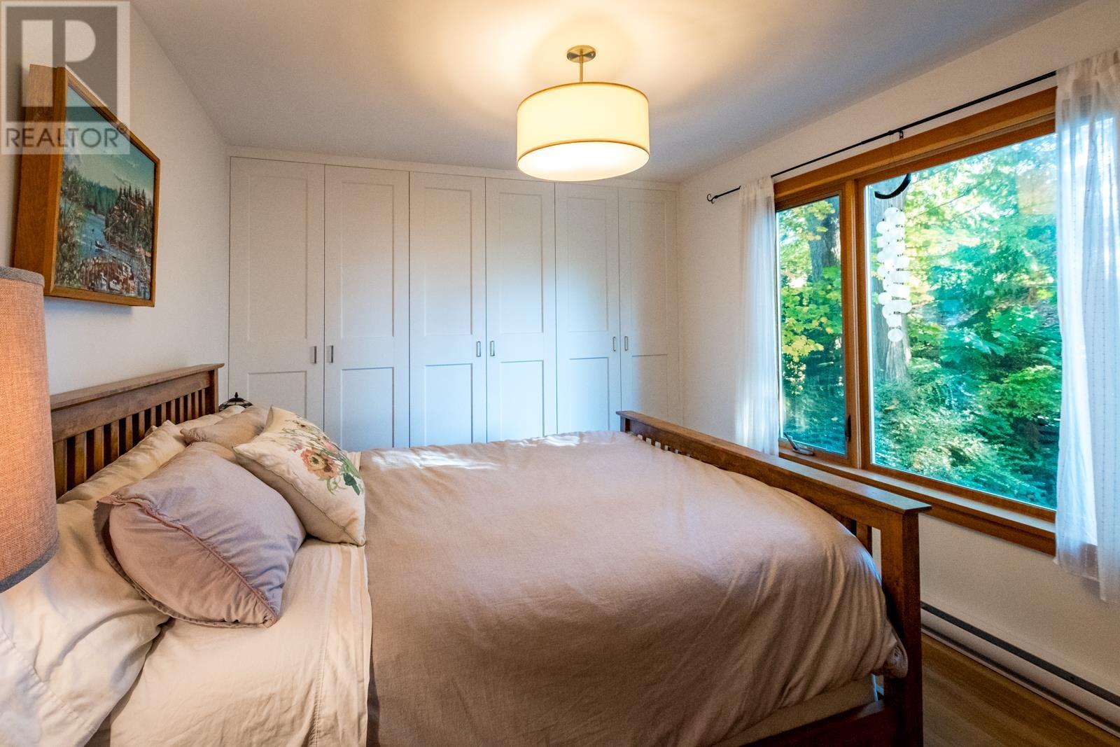 5201 Havies Road, Sechelt, British Columbia  V7Z 0B9 - Photo 18 - R2828441