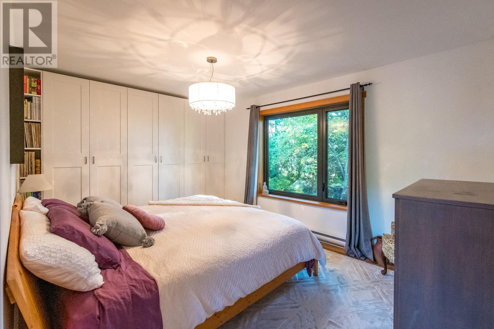 5201 Havies Road, Sechelt, British Columbia  V7Z 0B9 - Photo 21 - R2828441