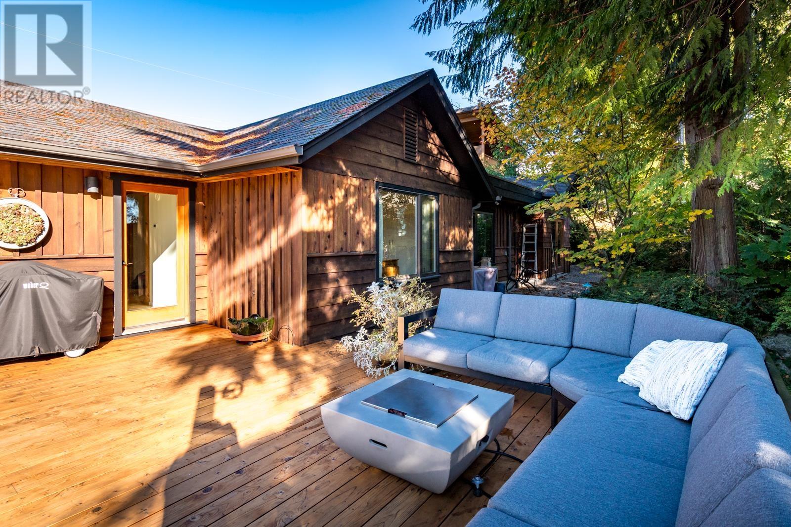 5201 Havies Road, Sechelt, British Columbia  V7Z 0B9 - Photo 29 - R2828441