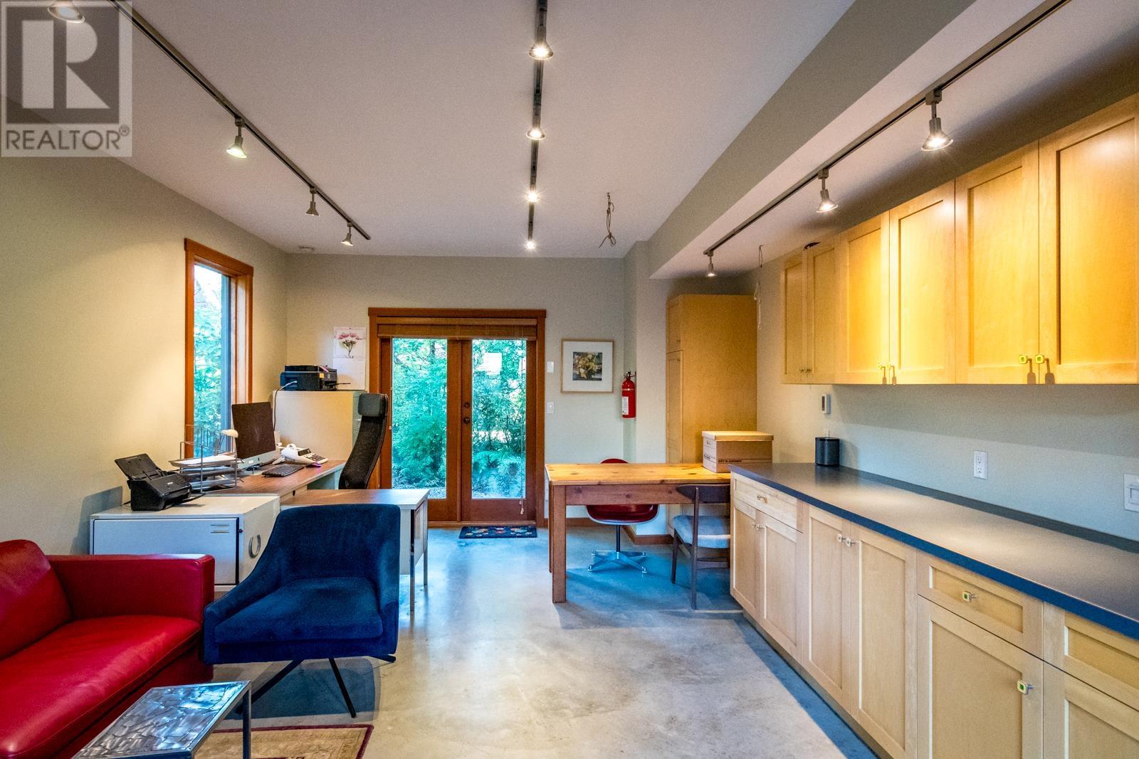 5201 Havies Road, Sechelt, British Columbia  V7Z 0B9 - Photo 30 - R2828441