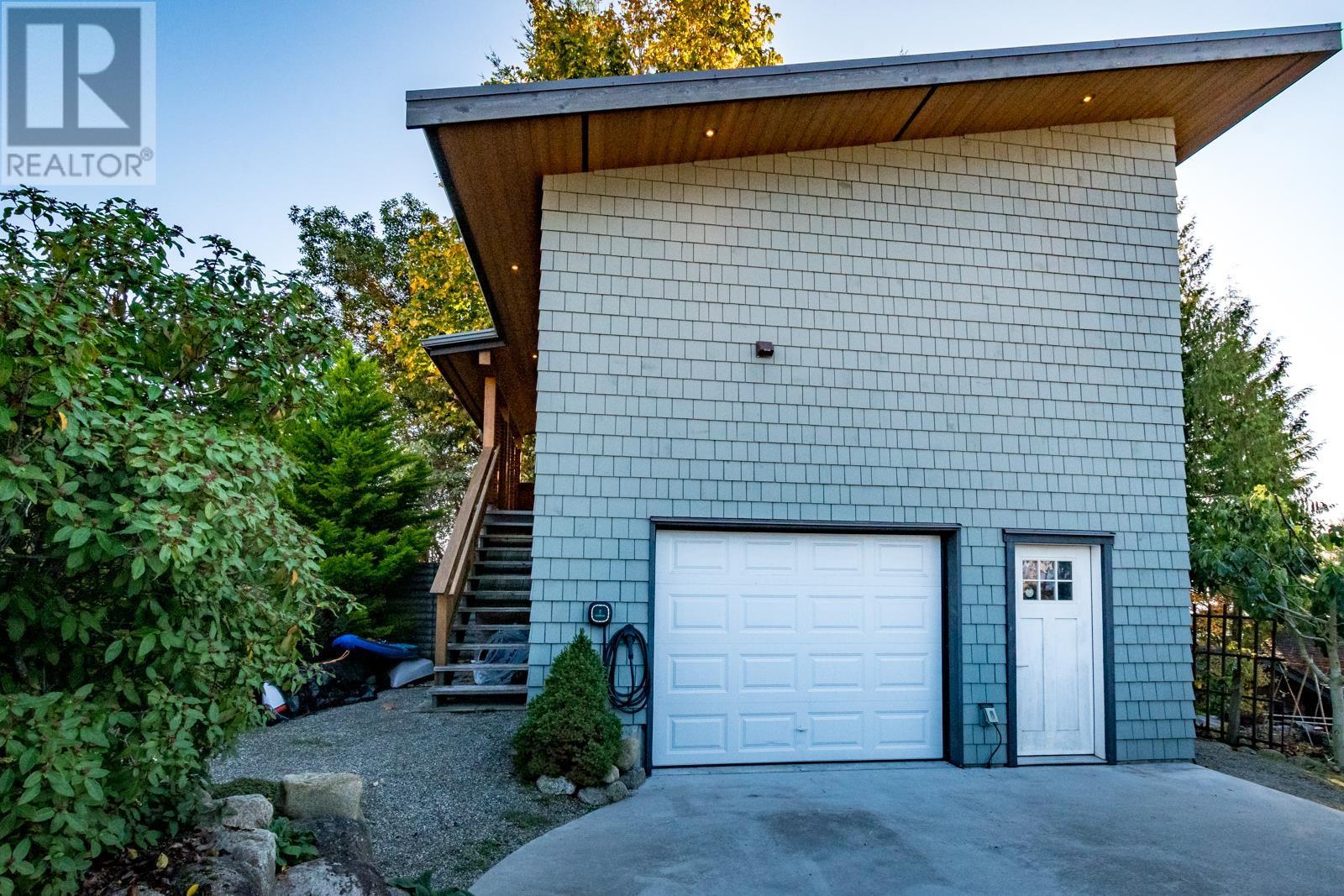 5201 Havies Road, Sechelt, British Columbia  V7Z 0B9 - Photo 33 - R2828441