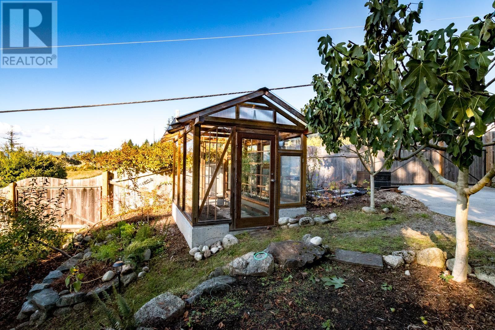 5201 Havies Road, Sechelt, British Columbia  V7Z 0B9 - Photo 34 - R2828441