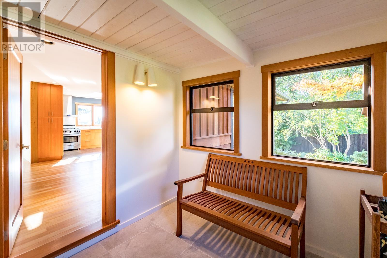 5201 Havies Road, Sechelt, British Columbia  V7Z 0B9 - Photo 6 - R2828441