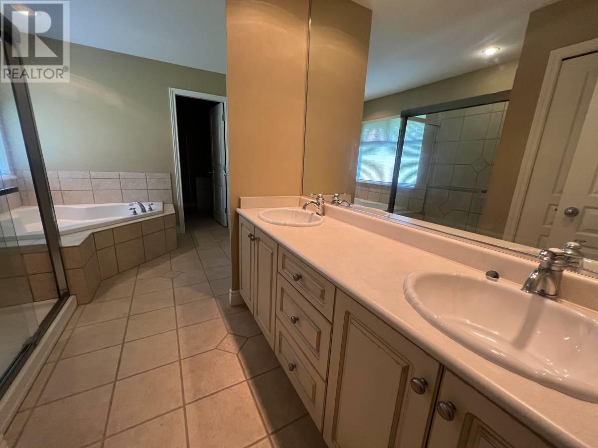 10500 Baker Place, Maple Ridge, British Columbia  V2W 2C2 - Photo 11 - R2828446