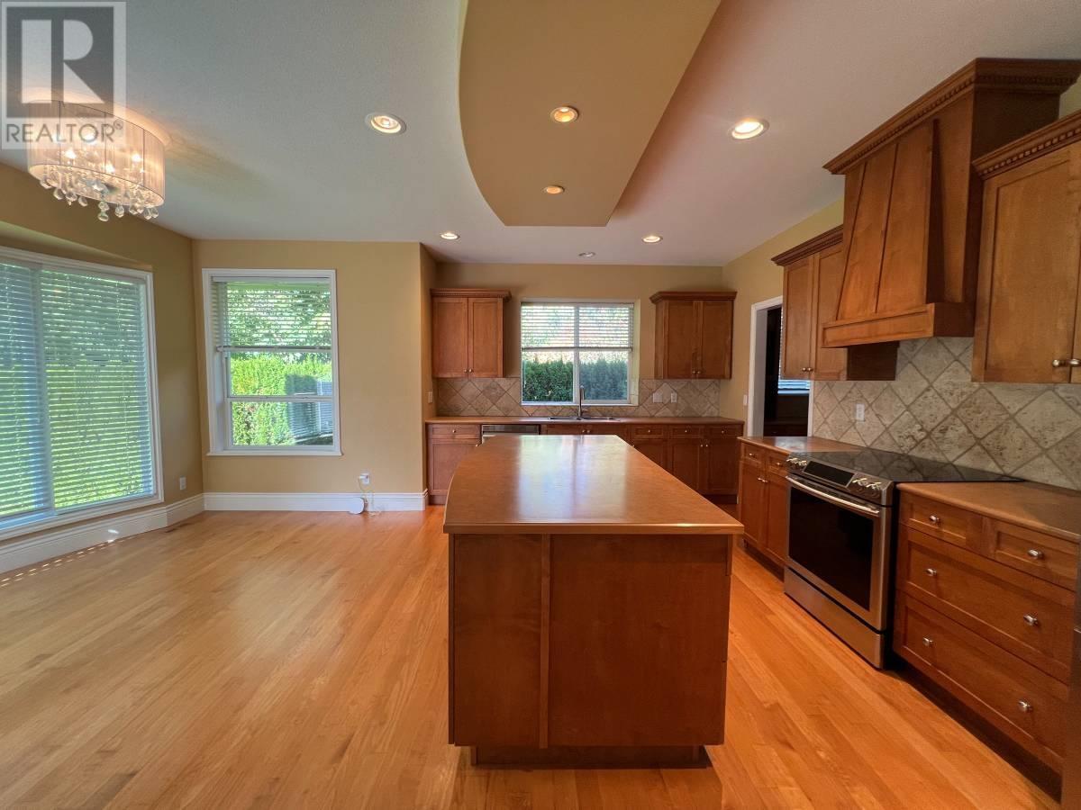 10500 Baker Place, Maple Ridge, British Columbia  V2W 2C2 - Photo 12 - R2828446