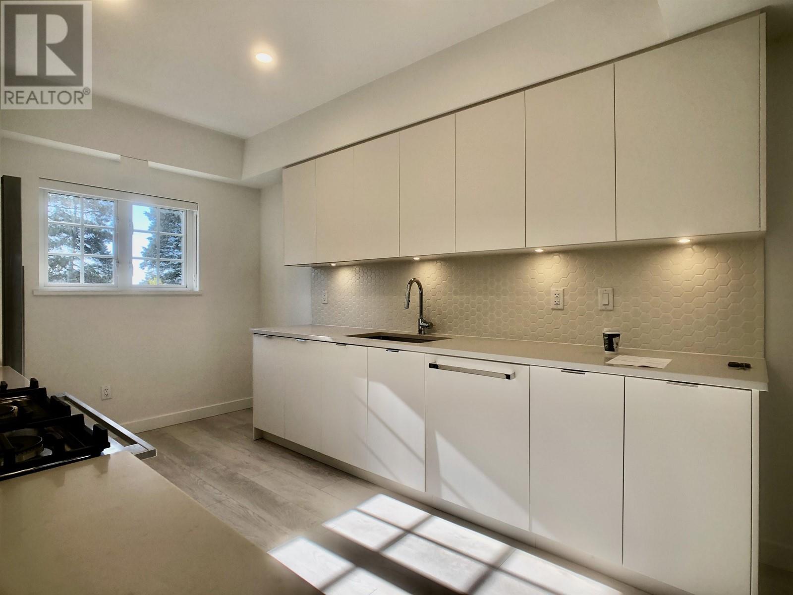 203 678 Fairview Street, Coquitlam, British Columbia  V3J 0N1 - Photo 6 - R2828447