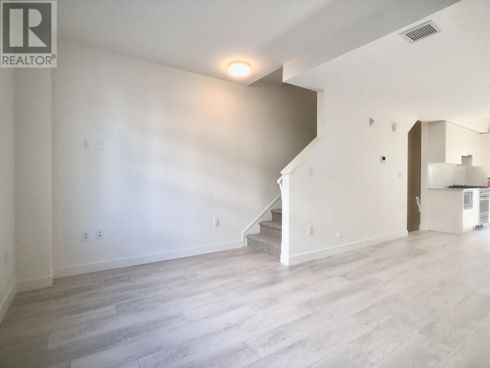 203 678 Fairview Street, Coquitlam, British Columbia  V3J 0N1 - Photo 8 - R2828447