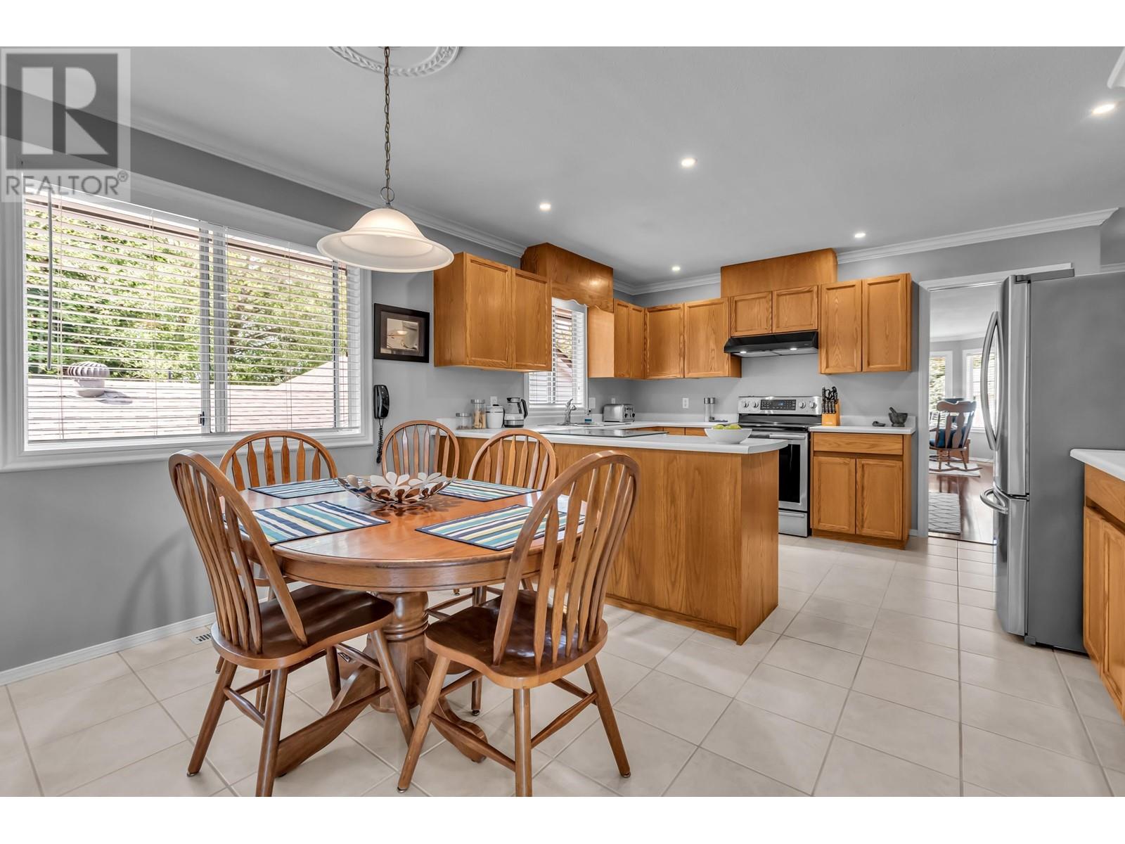 23226 121a Avenue, Maple Ridge, British Columbia  V2X 0X1 - Photo 9 - R2823520