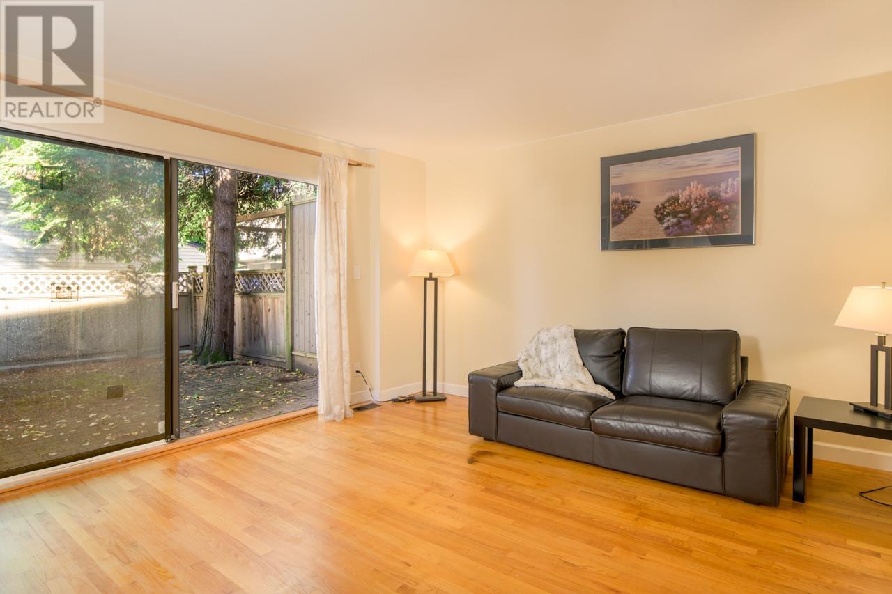 2009 Holdom Avenue, Burnaby, British Columbia  V5B 3W5 - Photo 10 - R2828456