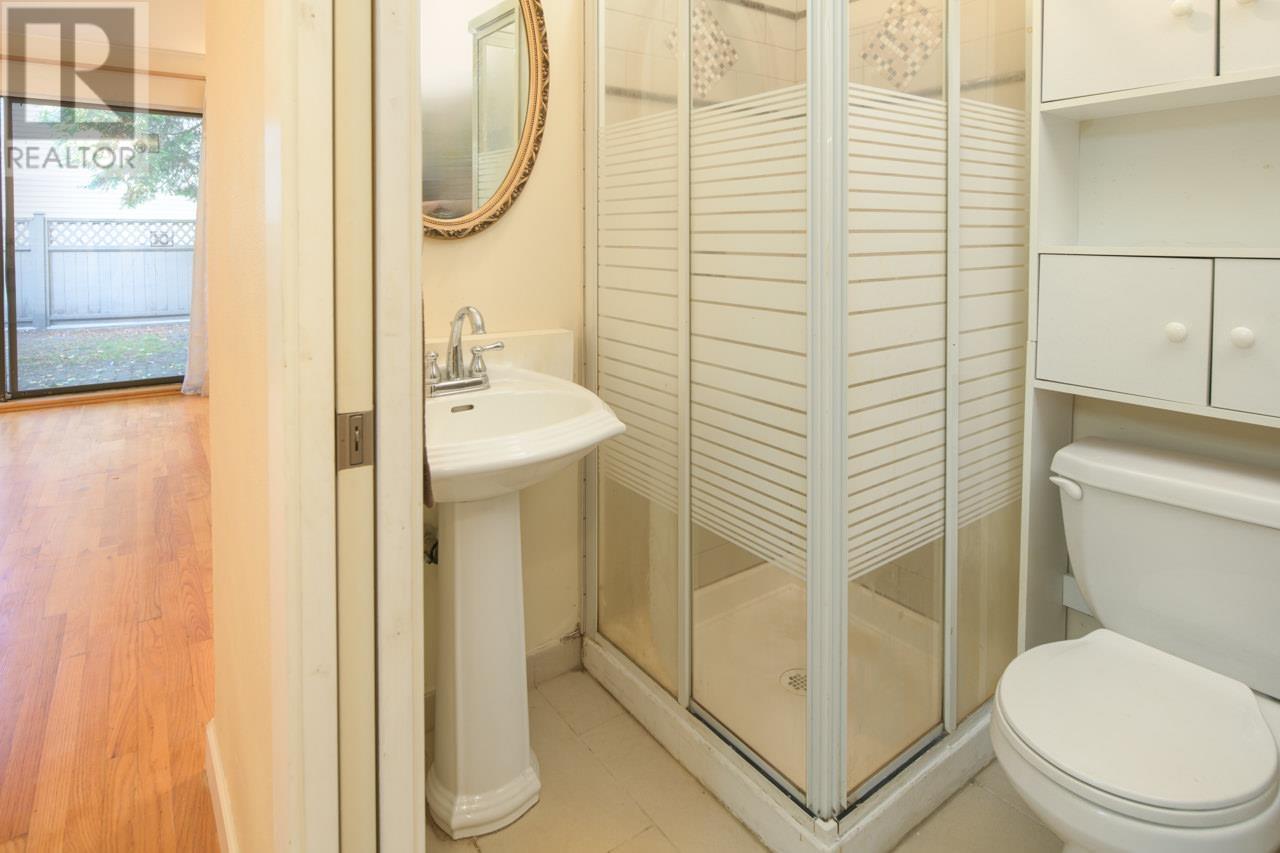 2009 Holdom Avenue, Burnaby, British Columbia  V5B 3W5 - Photo 15 - R2828456