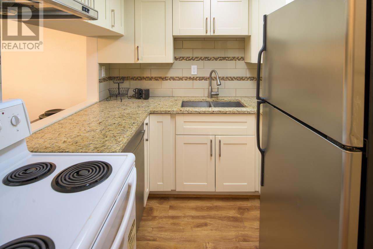 2009 Holdom Avenue, Burnaby, British Columbia  V5B 3W5 - Photo 2 - R2828456