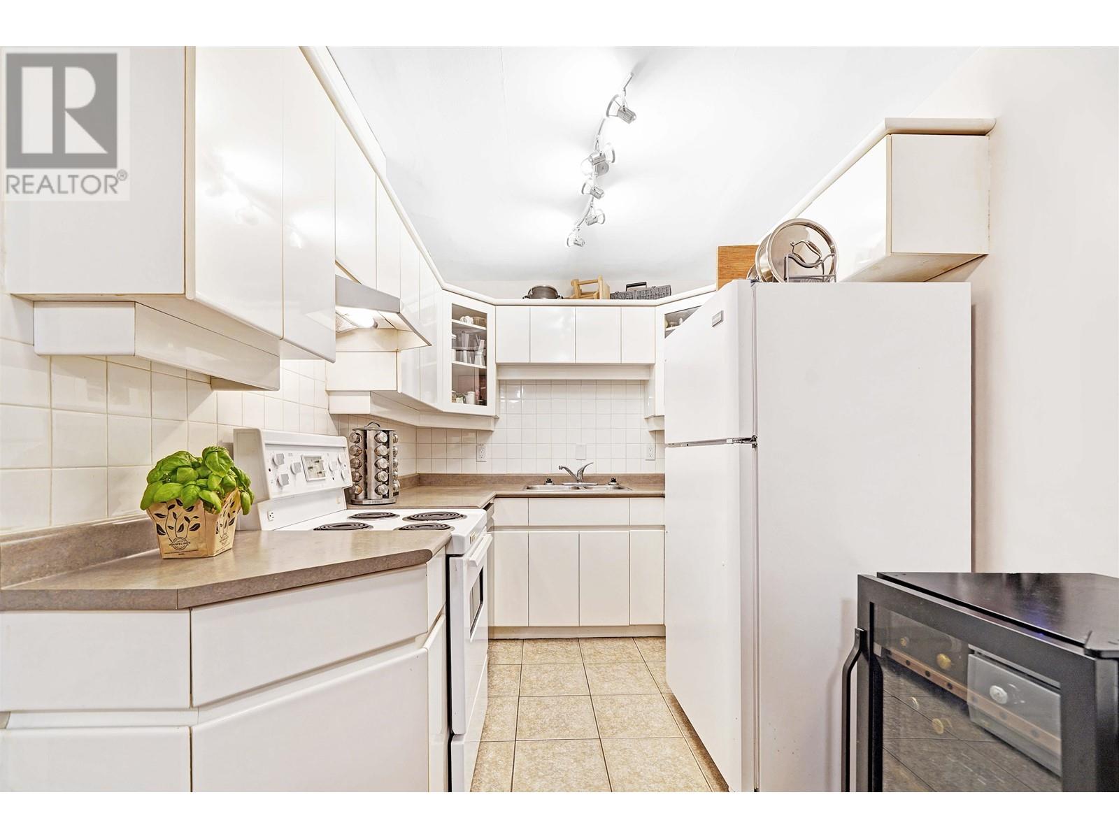 201 2190 W 7th Avenue, Vancouver, British Columbia  V6K 4K7 - Photo 4 - R2823814