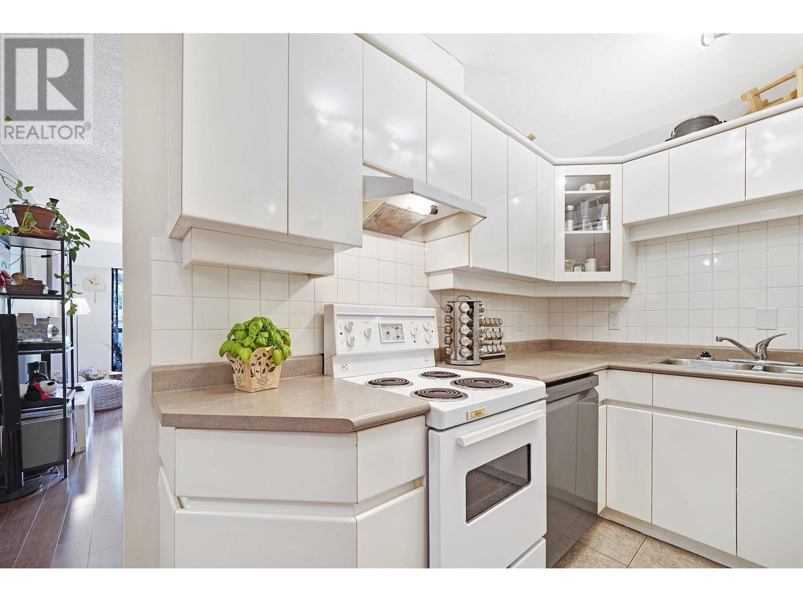 201 2190 W 7th Avenue, Vancouver, British Columbia  V6K 4K7 - Photo 8 - R2823814