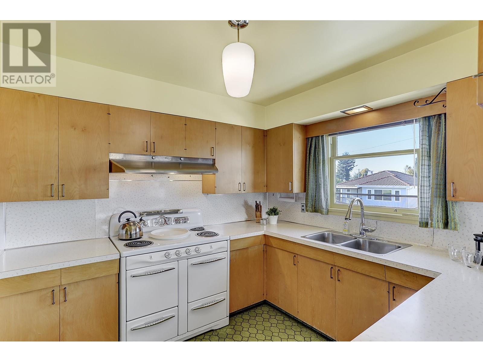 2915 E 5th Avenue, Vancouver, British Columbia  V5M 1N6 - Photo 10 - R2828499