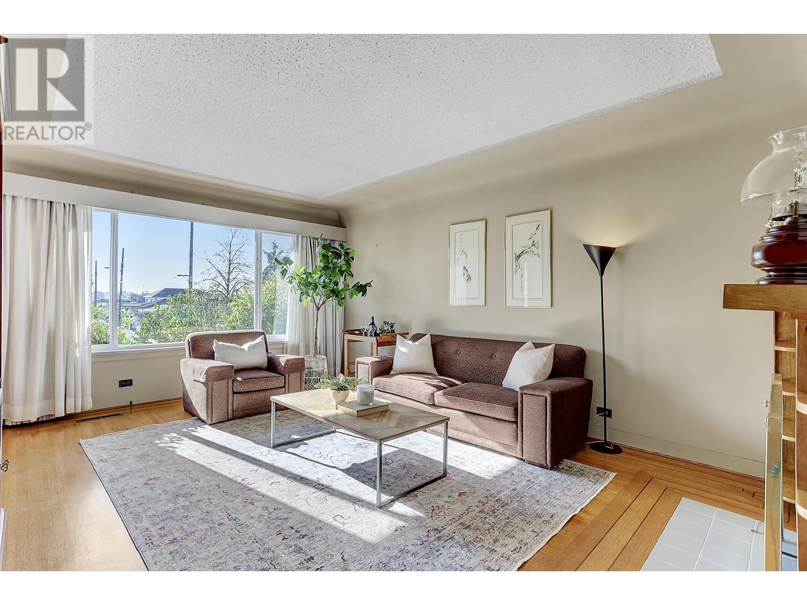 2915 E 5th Avenue, Vancouver, British Columbia  V5M 1N6 - Photo 4 - R2828499