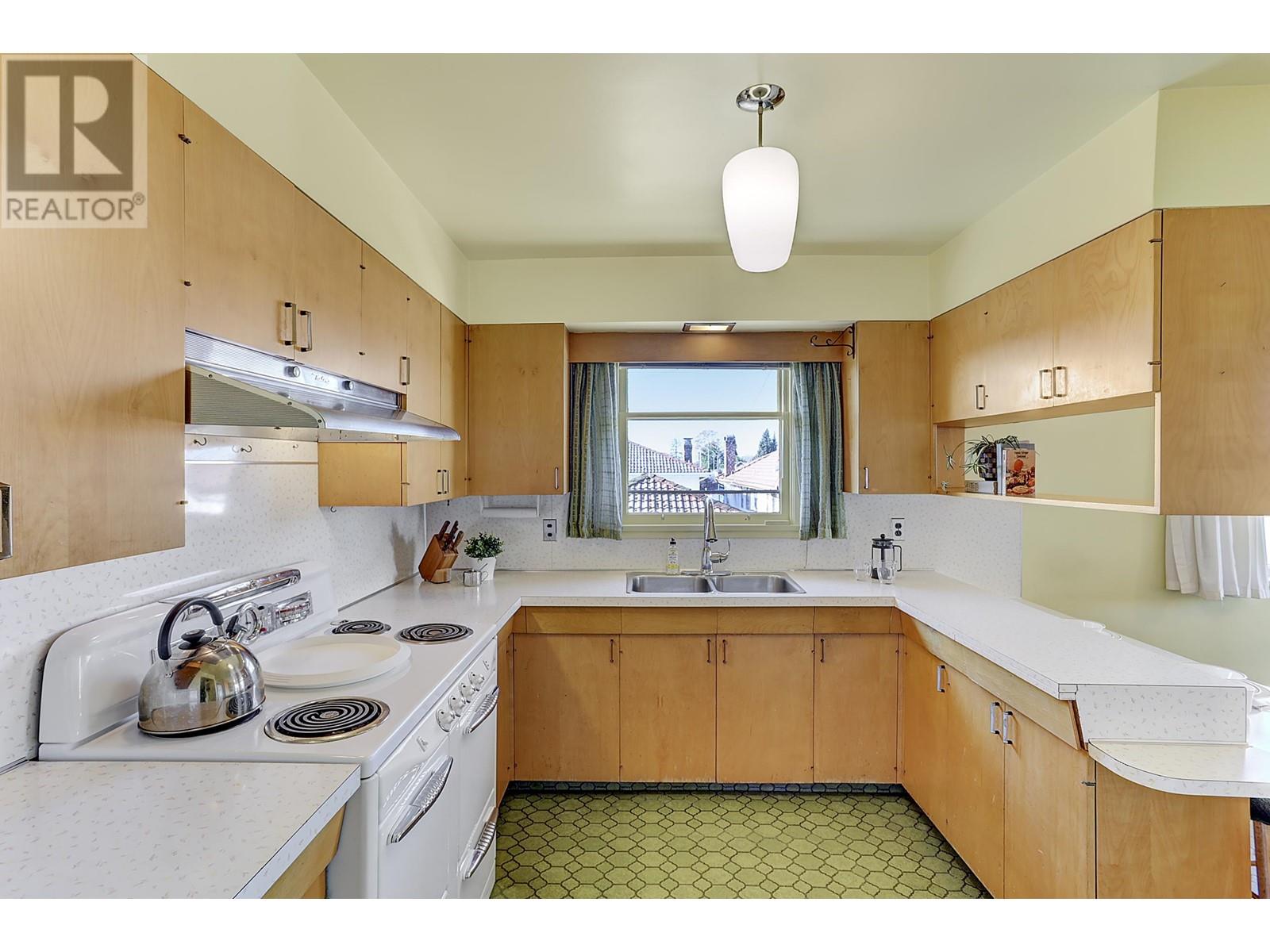 2915 E 5th Avenue, Vancouver, British Columbia  V5M 1N6 - Photo 9 - R2828499