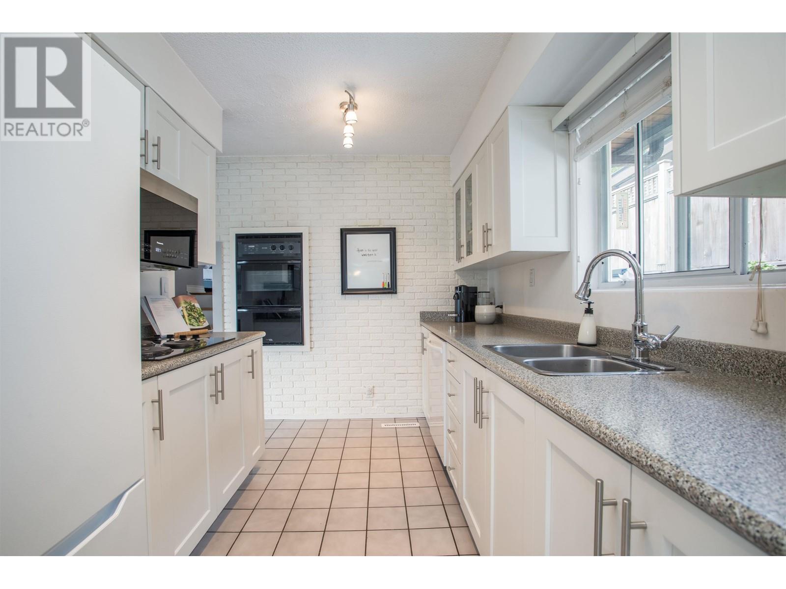 1298 Evelyn Street, North Vancouver, British Columbia  V7K 1T5 - Photo 8 - R2828512
